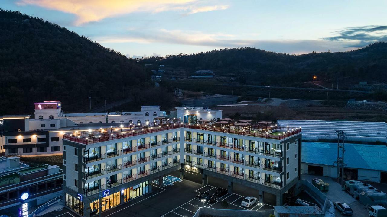 Gold Beach Resort Yeosu Exterior foto