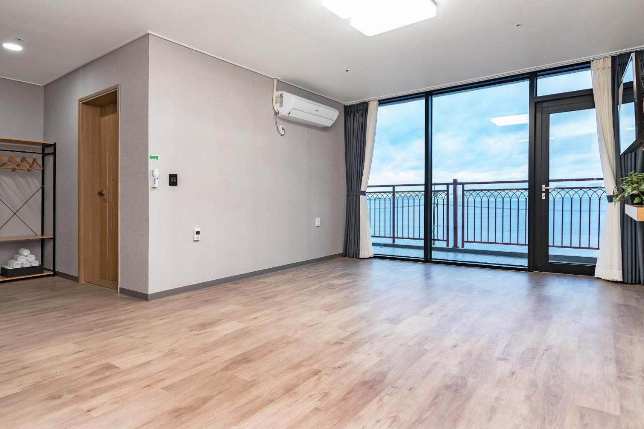 Gold Beach Resort Yeosu Exterior foto